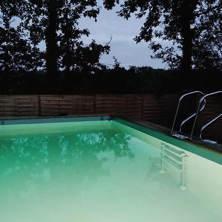 The Dordogne Huts With Pool And Jacuzzi *