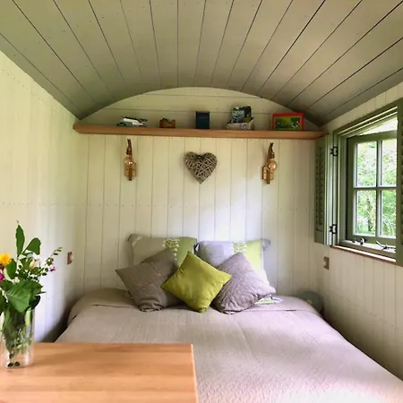 The Dordogne Huts With Pool And Jacuzzi *