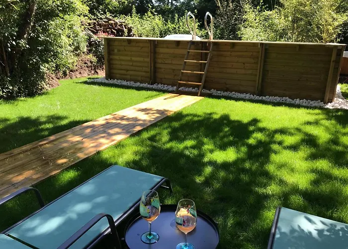 Vakantiehuis The Dordogne Huts With Pool And Jacuzzi