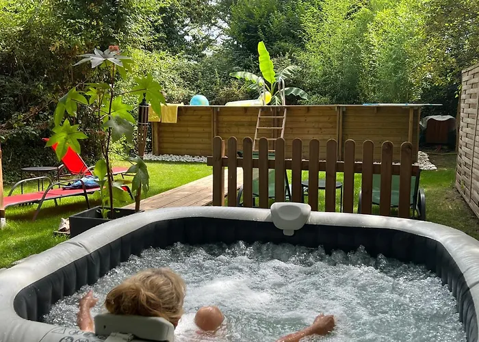 The Dordogne Huts With Pool And Jacuzzi Payzac (Dordogne)